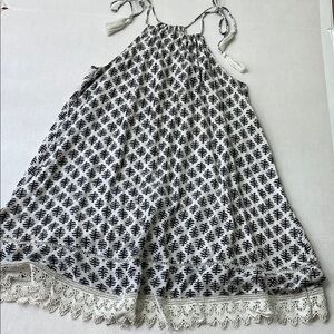 OLD NAVY HALTER, MINI DRESS, BLACK AND WHITE LEAF PRINT LACE TRIM HEM SIZE LARGE